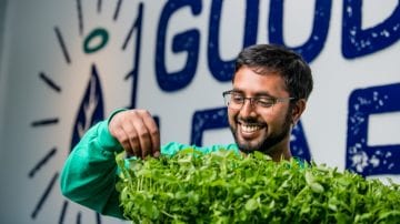 財務長兼副總裁，Jeff McKinnon