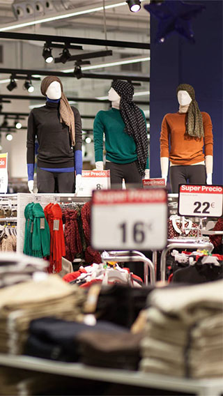 Carrefour 聖地牙哥分店以正確的時尚照明成功吸引顧客上門選購