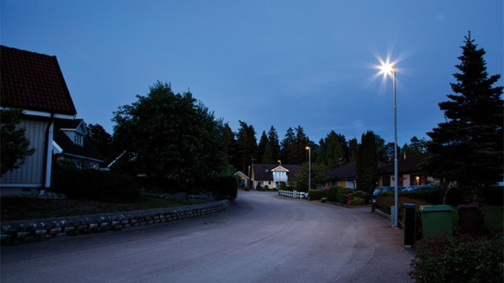 瑞典恩雪平住宅區的一條街道使用飛利浦都會照明