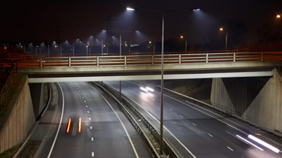 使用飛利浦 LED 照明的英國塔姆沃思 A5 公路