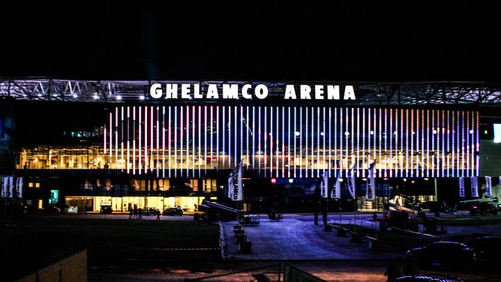  Ghelamco 體育場及其炫目的外牆，是由飛利浦室外照明及運動場照明璀璨點亮