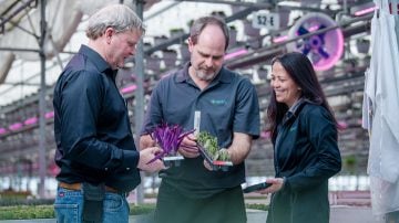 在 Signify 的大客戶經理和應用工程師團隊的支持下，Jolly Farmer 改用飛利浦 LED